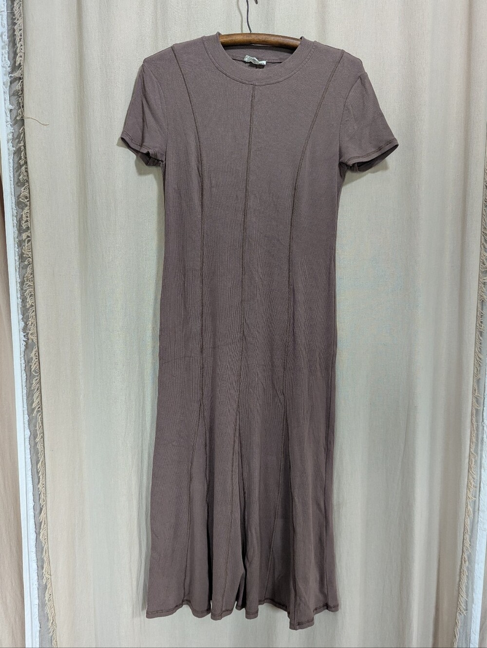 Roolee Short Sleeve Ribbed Midi Dress - Mauve Taupe Chocolate